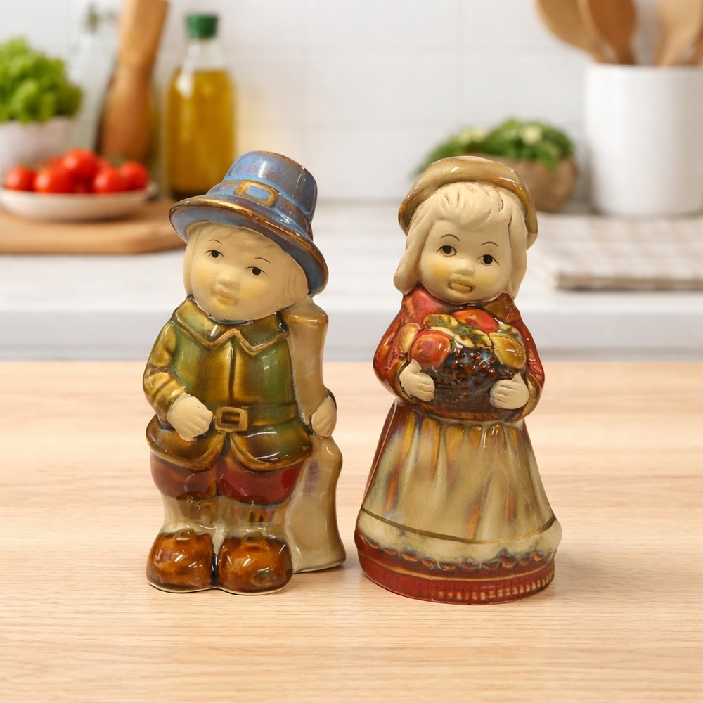 Vintage Pilgrim Ceramic Boy-Girl Thanksgiving Salt & Pepper Shakers Pair Set NEW